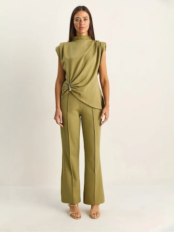 Bianco Lucci Pantsuit in Green: front