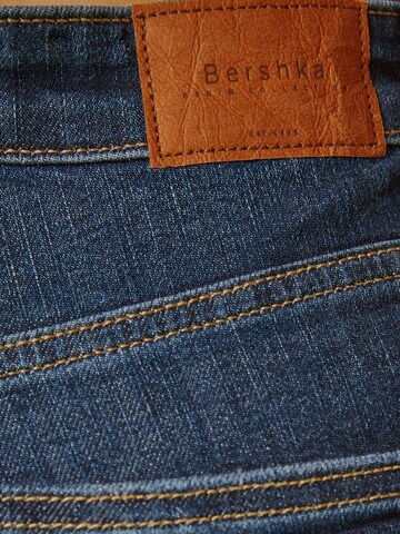 Bershka Flared Jeans in Blauw