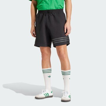 ADIDAS ORIGINALS Regular Shorts in Schwarz: predná strana