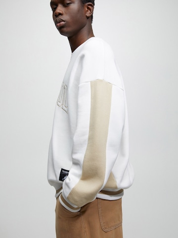 Pull&Bear Sweatshirt in Weiß: Vorderseite