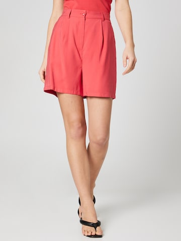 Guido Maria Kretschmer Collection Regular Pleat-front trousers 'Thora' in Red: front