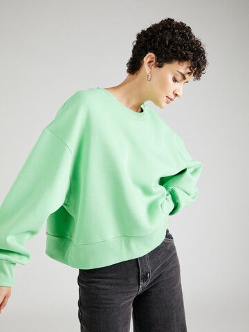 SISTERS POINT Sweatshirt 'PEVA' in Groen: voorkant