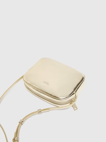 Pull&Bear Schultertasche in Gold: predná strana