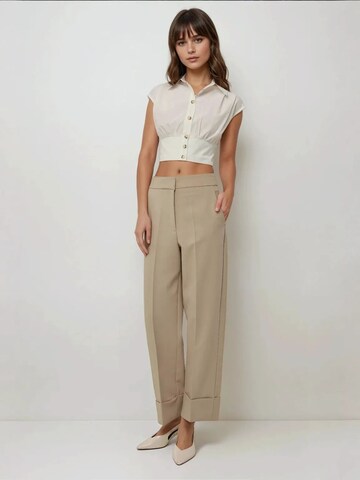 Regular Pantalon à plis Hiccup en blanc