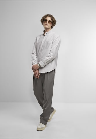 Coupe regular Chemise Urban Classics en gris