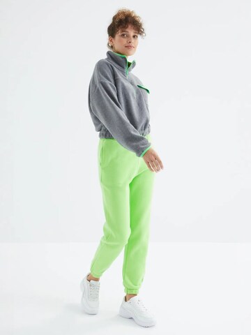 Tommy Life Regular Workout Pants in Green