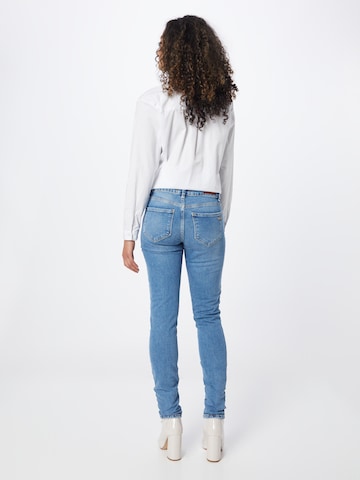 Skinny Jeans de la LTB pe albastru