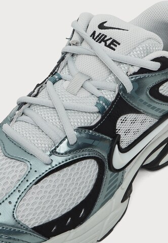 Nike Sportswear Низкие кроссовки 'V5 RNR' в Серебристый
