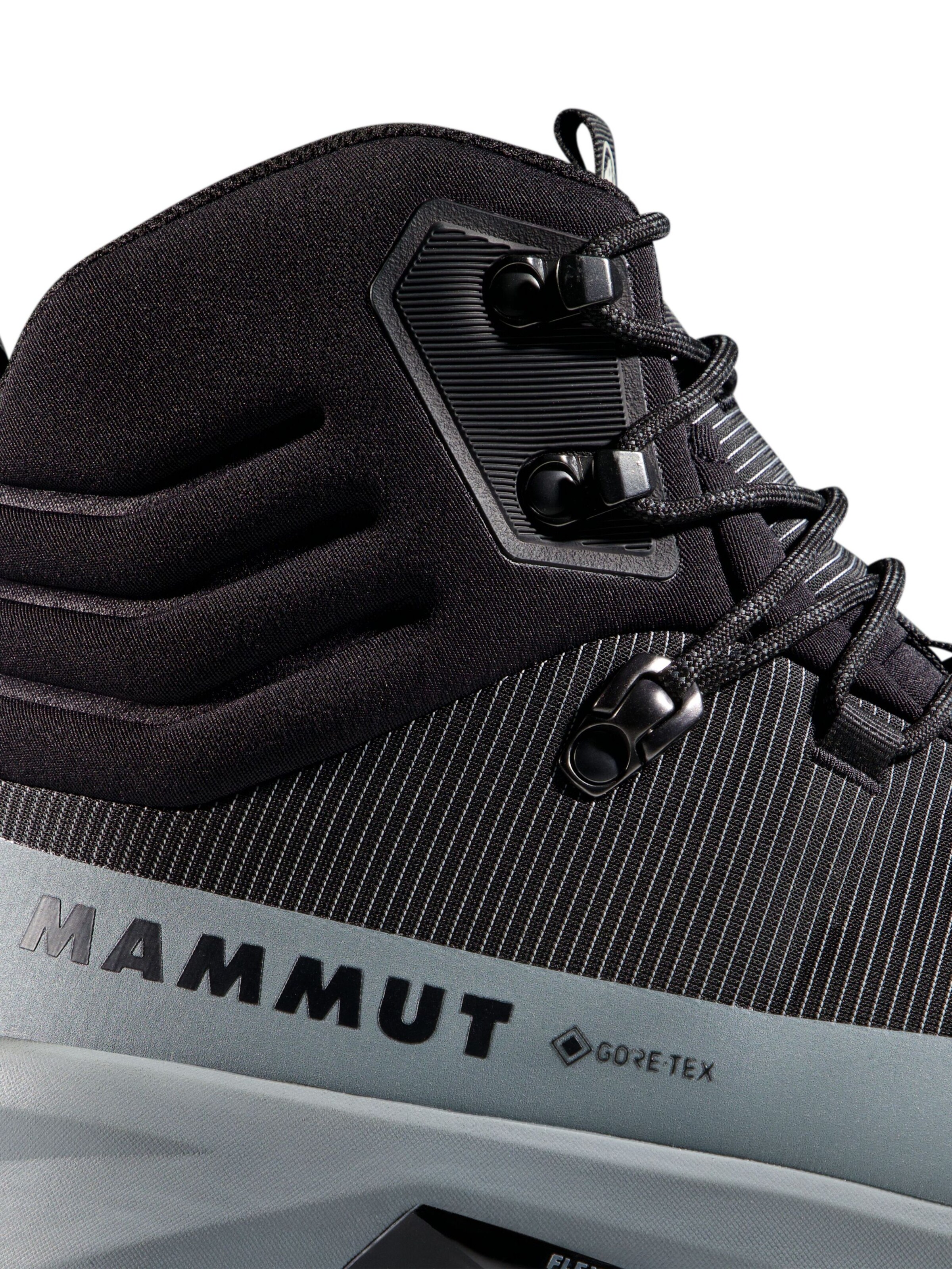 MAMMUT Boots 'Ducan III' in Black