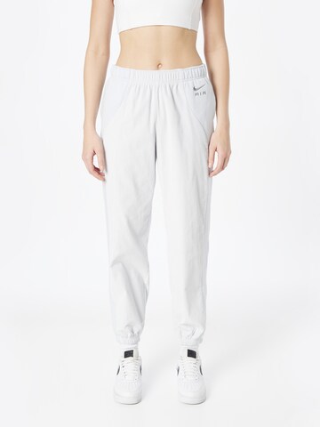 Nike Sportswear - Tapered Pantalón en blanco: frente