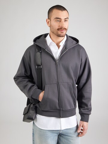 WEEKDAY Sweatjacke in Grau: Vorderseite