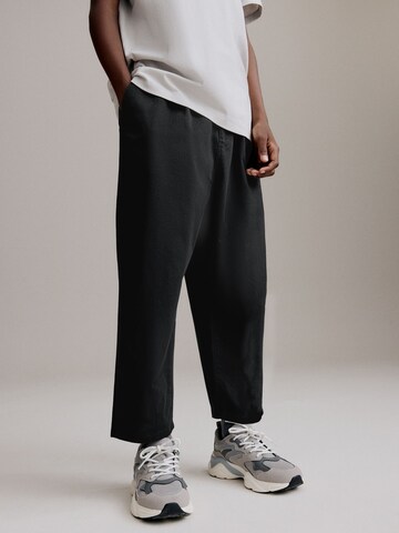 Next - regular Pantalón en negro