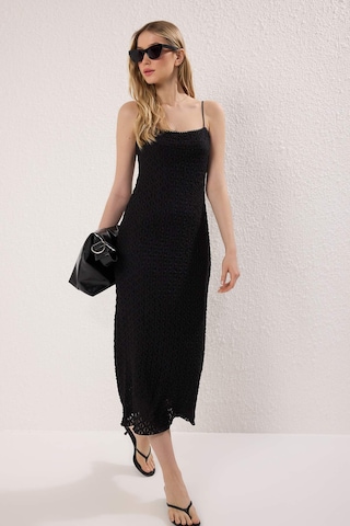 Trendyol - Vestido en negro