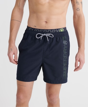 Superdry Regular Zwemshorts 'State Volley' in Blauw: voorkant