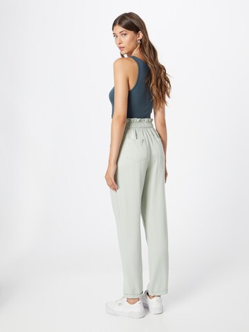 Dorothy Perkins Regular Veckad byxa i grön