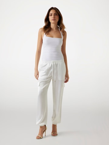 GUESS Tapered Hose 'New Marzia' in Weiß