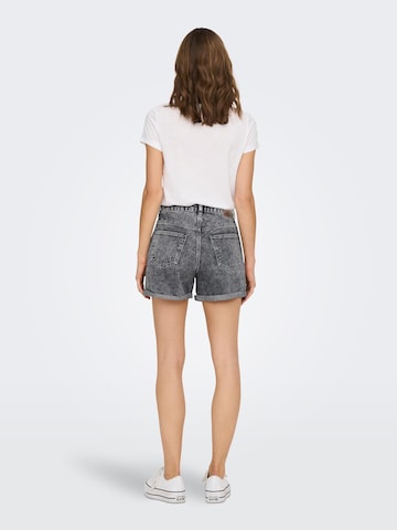 ONLY Regular Shorts 'PHINE' in Grau