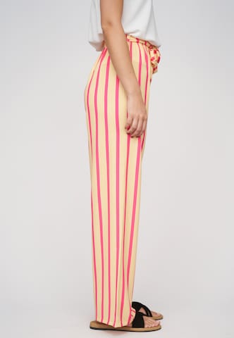 Loosefit Pantaloni di Cloud5ive in giallo