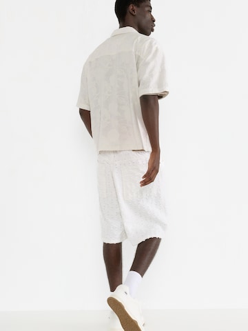 Coupe regular Chemise Pull&Bear en blanc