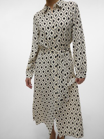 Robe-chemise 'VMVaria' VERO MODA en blanc