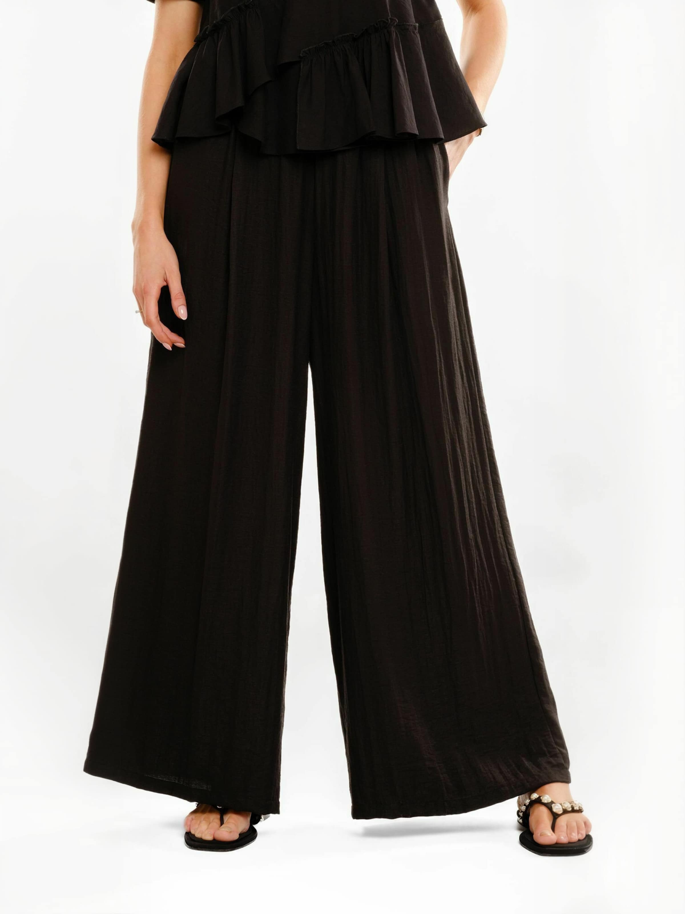 Liberte Essentiel Regular Pants ' BOB ' in Black