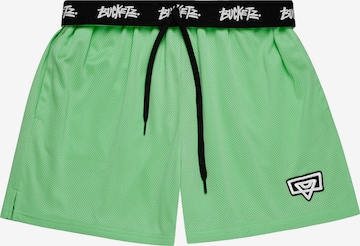 Bucketz Regular Sportshorts 'All Day' in Grün: Vorderseite
