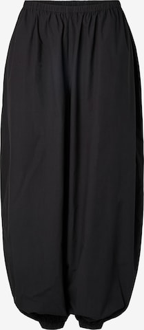 PIECES - Pantalón 'PCBella' en negro: frente