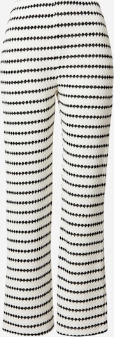 ONLY Regular Housut 'ONLEVA' värissä valkoinen: etupuoli