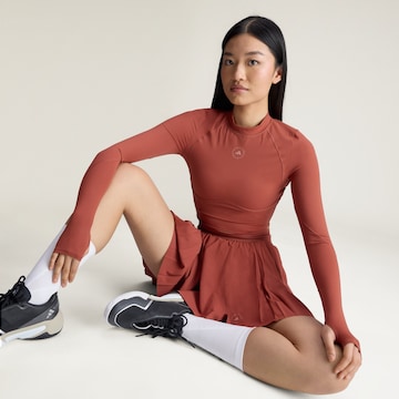 ADIDAS BY STELLA MCCARTNEY - Camiseta funcional 'TruePurpose' en marrón