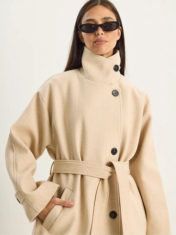 Bianco Lucci Mantel in Beige