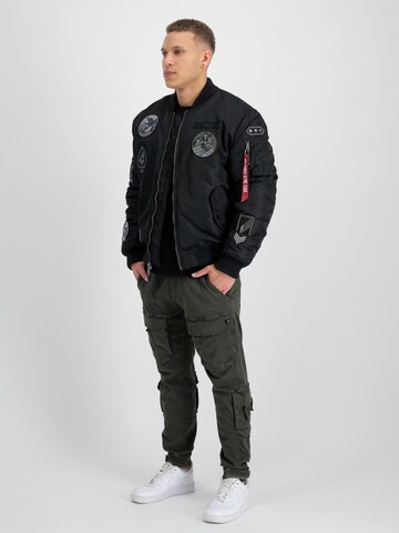 ALPHA INDUSTRIES Overgangsjakke i svart