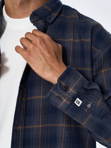 Legends Regular fit Button Up Shirt in Blue