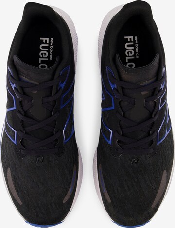 Chaussure de course new balance en noir