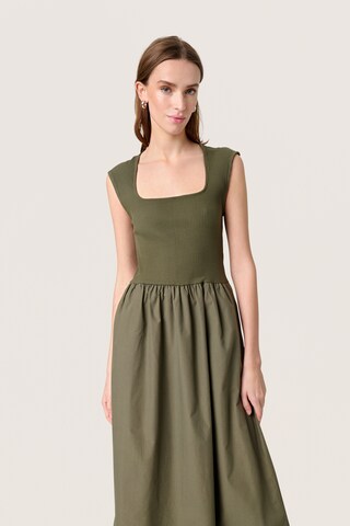 SOAKED IN LUXURY - Vestido 'Simone' en verde