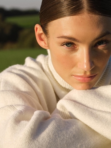 RÆRE by Lorena Rae Свитер в Белый