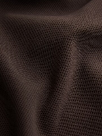 brūns Next Topiņš