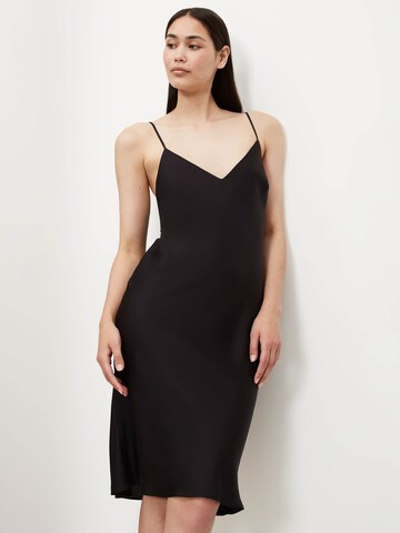 TRIUMPH - Camiseta de noche ' Silky Sensuality ' en negro