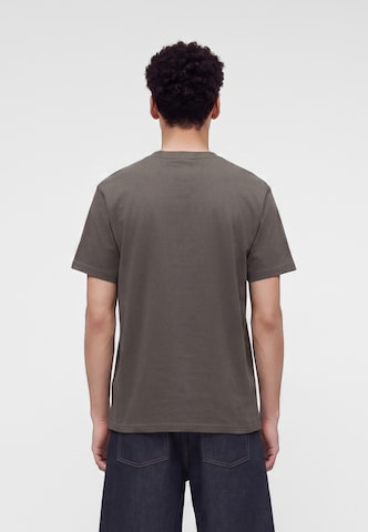 Carhartt WIP Tričko 'Chase' - Hnedá