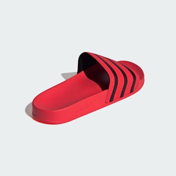 ADIDAS ORIGINALS Pantolette 'Adilette' in Rot