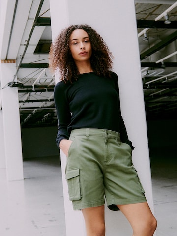 Oxmo - Regular Calças cargo 'OXKvinne' em verde