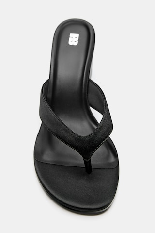 Pull&Bear Žabky – černá