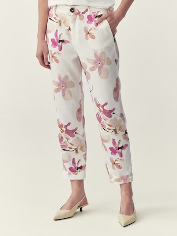 Regular Pantaloni 'Seremi 4' de la TATUUM pe alb: față