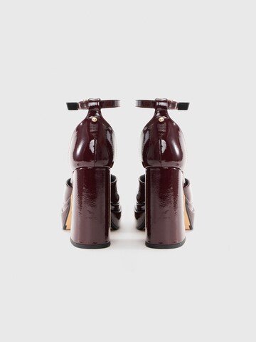 Escarpins 'MAY DORSAY' BUFFALO en rouge