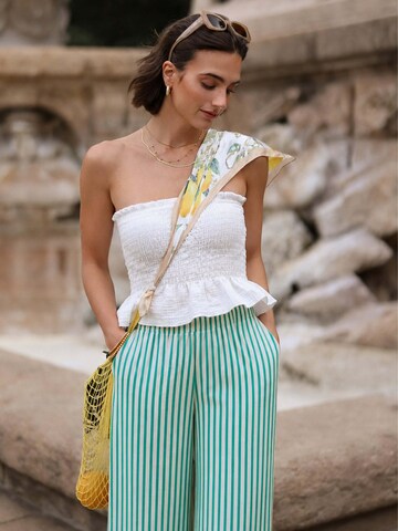 SASSYCLASSY Top in White