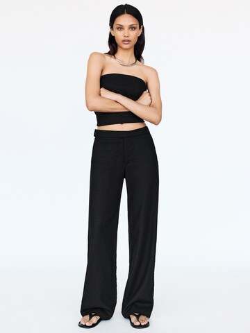 Loosefit Pantaloni di Pull&Bear in nero