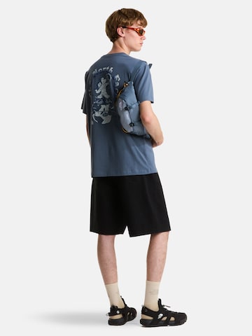 THE NORTH FACE Mezek 'M RETRO EARTH RELAXED SHORT SLEEVE TEE-G' - szürke