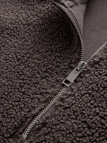 Next Pullover in Braun