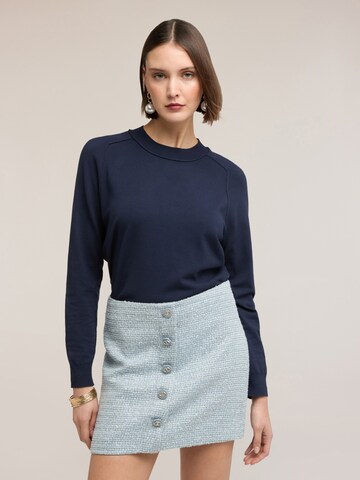 MOTIVI - Jersey en azul: frente