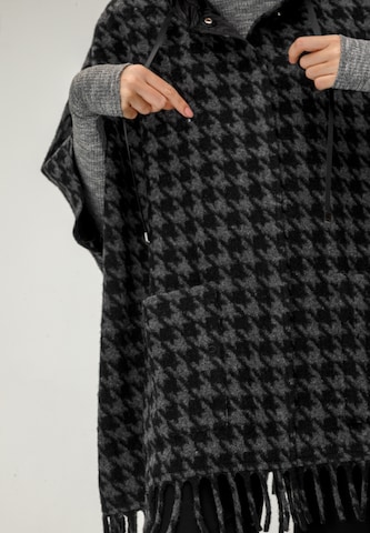 HELMIDGE Poncho in Grau