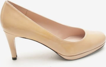 Stuart Weitzman Pumps 39 in Weiß: predná strana